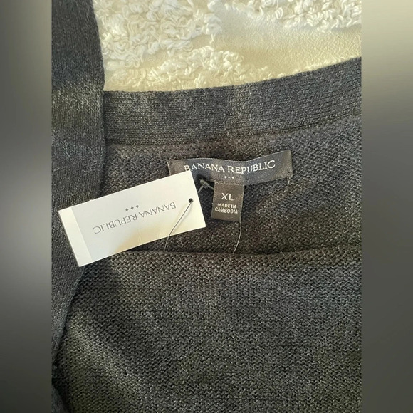 Banana Republic Wide-Trim Sweater Tank - Picture 6 of 9